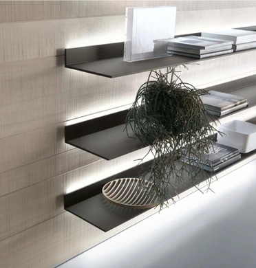 EOS shelving bookcase by Rimadesio