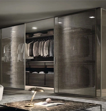 Rimadesio walk in wardrobe Velaria Door