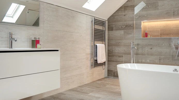 Master Ensuite In A Cotswolds Lakeside Home 6