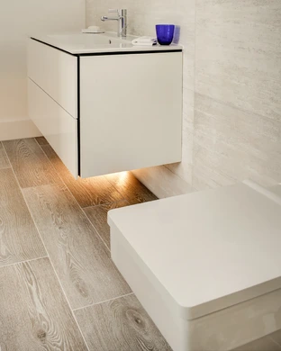 Shower Room In A Cotswolds Lakeside Home 3
