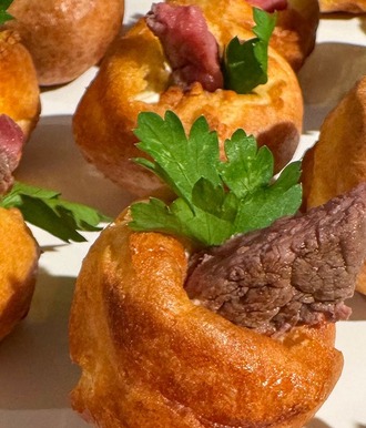 Mini Yorkshire Puddings with Roast Beef and Horseradish