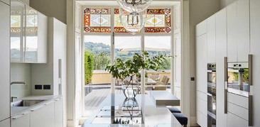 A Hobson's Choice modern kitchen in a Bath city-centre apartment